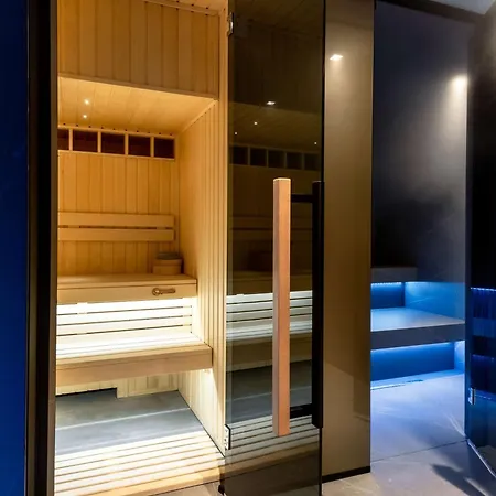 Park Plaza 4*