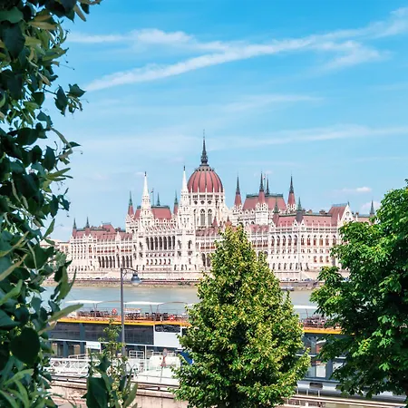 Hotel Park Plaza 4*