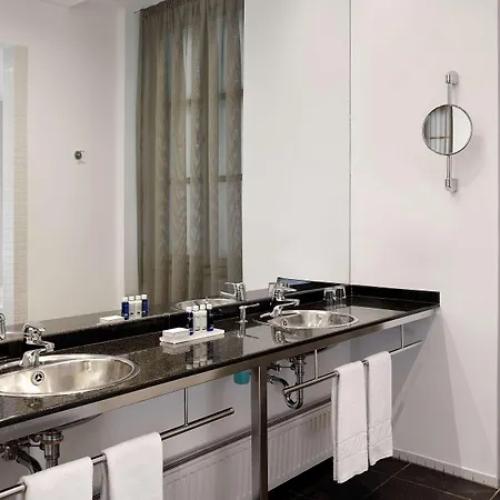 Szálloda Park Plaza 4*