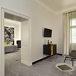 Park Plaza 4*
