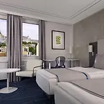 Отель Park Plaza 4*