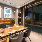 Park Plaza Отель