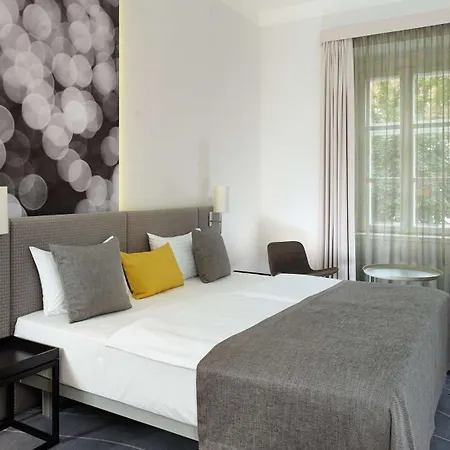Hotel Park Plaza 4*