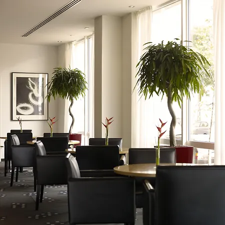 Park Plaza Hotel 4*