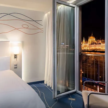 Park Plaza 4*
