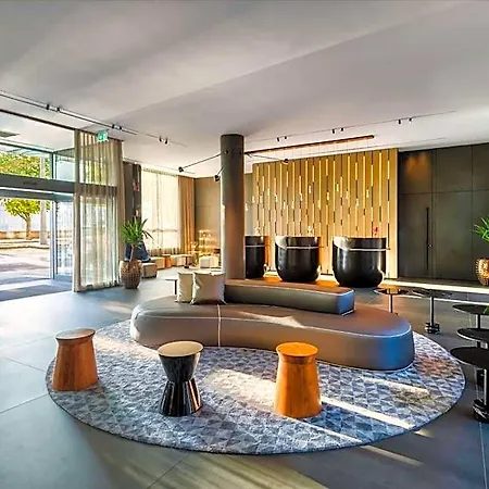 Park Plaza 4*