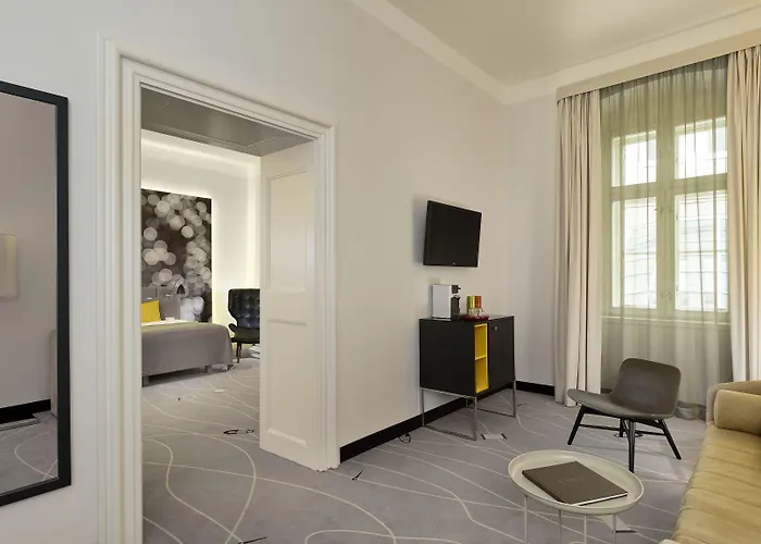 Park Plaza 4*