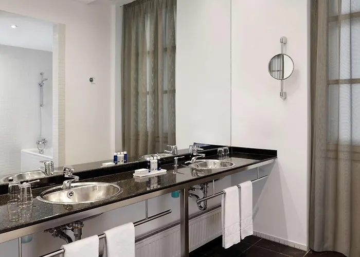 Hotel Park Plaza 4*