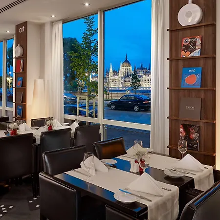 Park Plaza Ξενοδοχείο 4*