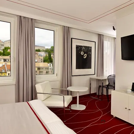Ξενοδοχείο Park Plaza 4*