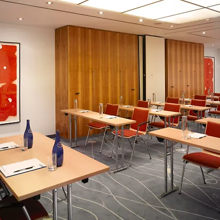 Szálloda Park Plaza 4*