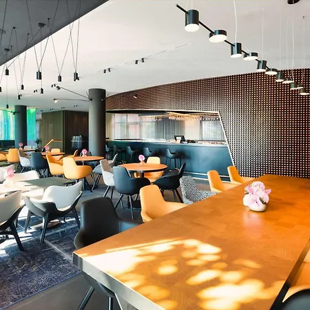 Park Plaza 4*